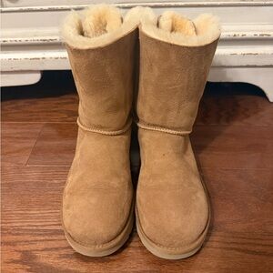 UGG Tan Winter Boots w/ Bows